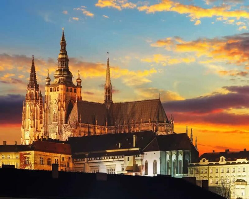 Berlin: Prague VIP luxury Van Day Trip - Exploring Prague’s Historic Old Town and the Astronomical Clock