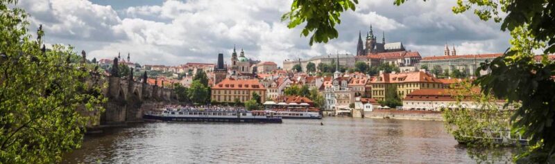 Berlin: Prague VIP luxury Van Day Trip - Return Journey to Berlin in a Comfortable Van