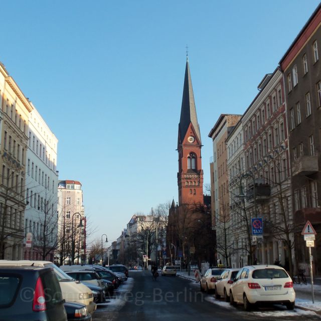 Berlin: Prenzlauer Berg District Guided Walking Tour - Exploring the Contrasts Between Old and New