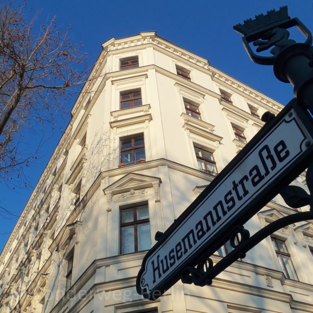 Berlin: Prenzlauer Berg District Guided Walking Tour - Engaging Guide with a Touch of Humor