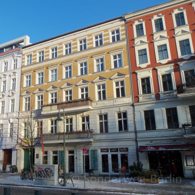 Berlin: Prenzlauer Berg District Guided Walking Tour - Suitable for a Range of Visitors