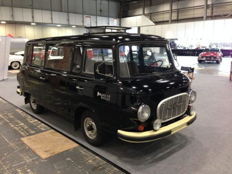 Berlin: Private 2-Hour Sightseeing Tour in Classic GDR Van - Why This Tour Stands Out