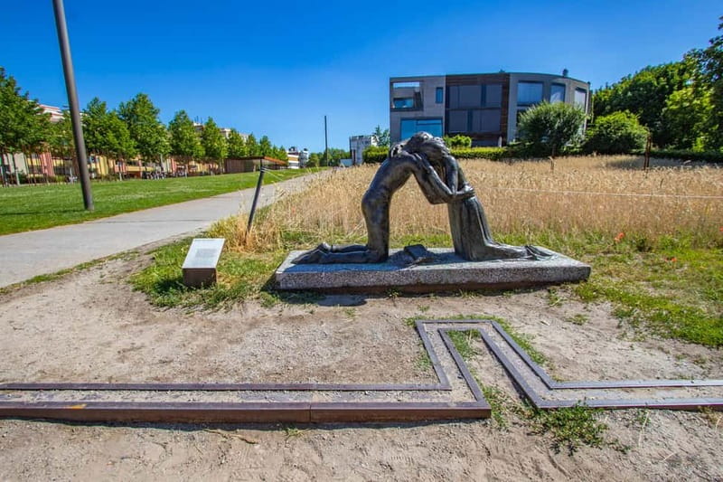 Berlin: Private Architecture Tour with a Local Expert - What’s Included and What’s Not in the Tour