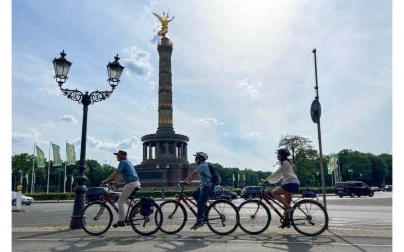 Berlin: Private Bike Tour of Iconic Sights & Local Secrets - Key Points