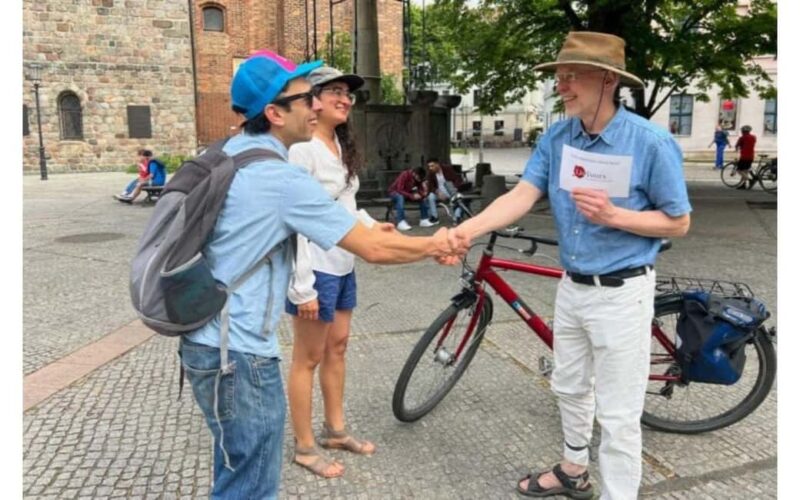 Berlin: Private Bike Tour of Iconic Sights & Local Secrets - Why This Tour? Highlights and Unique Features