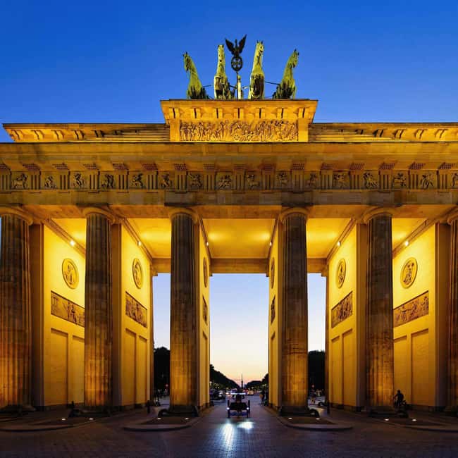 Berlin: Private City Tour - Berlin Highlights Guided Walk - Visiting the Reichstag and Its Glass Dome