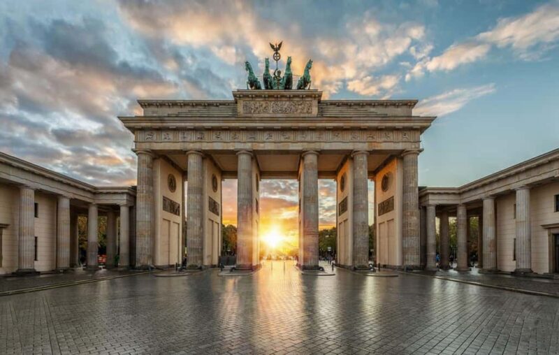 Berlin: Private City Tour - Berlin Highlights Guided Walk - Visiting Berlin’s Oldest Zoo and Charlottenburg Palace