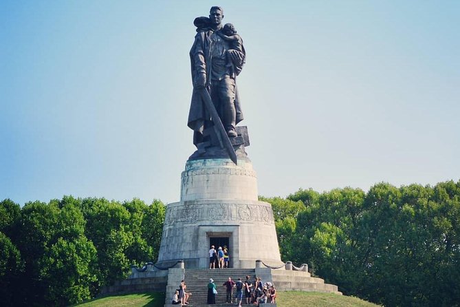 Berlin Private Complete History All Day Walking Tour - Reflecting on the Holocaust at Berlin’s Memorial