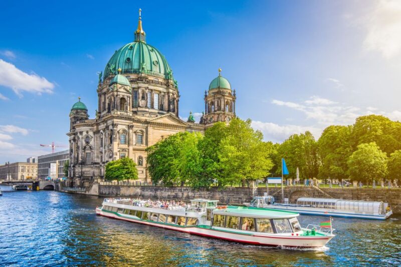 Berlin: Private Highlights Tour with Hotel Transfers - Extend Your Visit with the 6-Hour Option