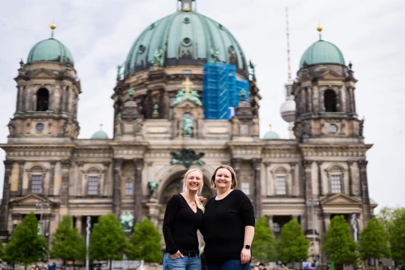 Berlin: Private Photo Session with Professional Photographer - High-Quality Photos with Fast Delivery