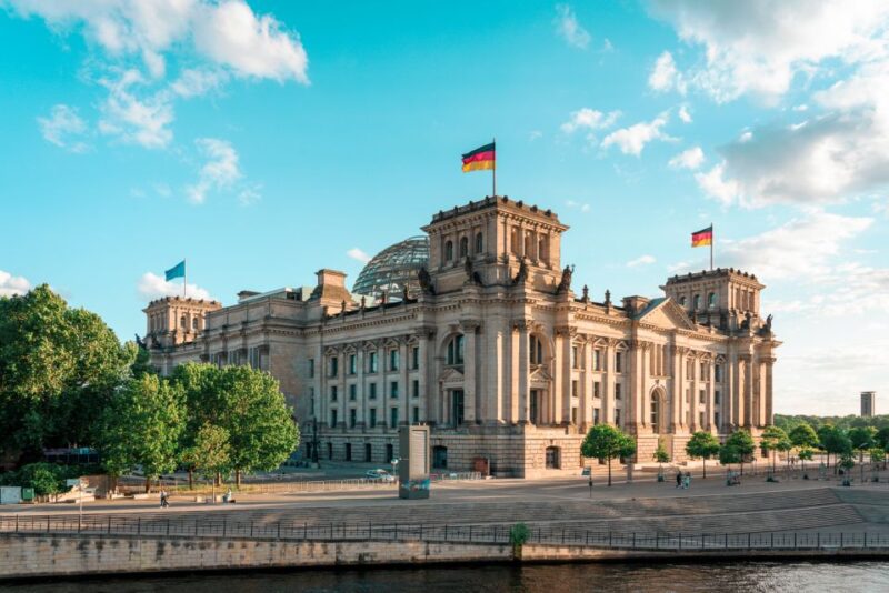 Berlin: Private Reichstag and Glass Dome Tour - Exploring the Berlin Parliamentary Quarter
