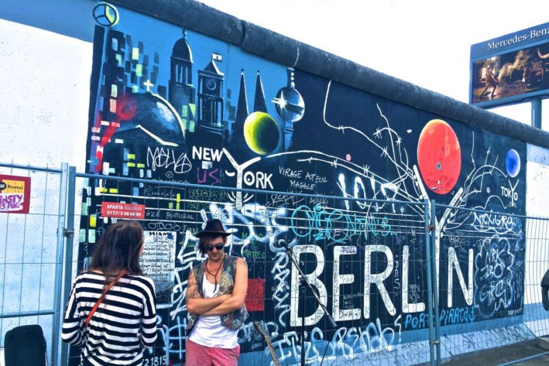Berlin : Private Street Art Walking Tour (Private Tour) - Accessibility and Group Size Benefits