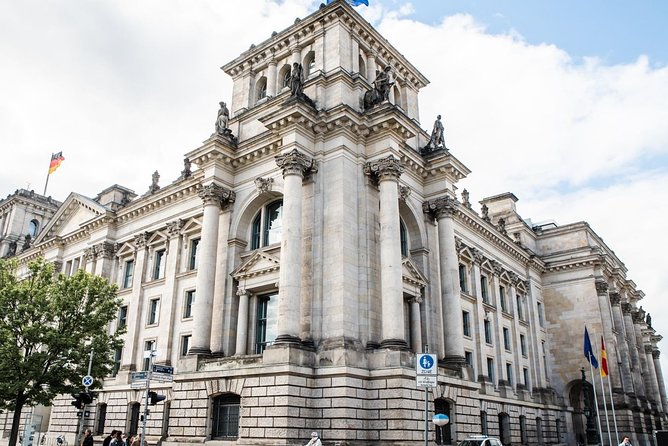 Berlin Private Tour: Highlights & Hidden Gems with a Local - Discovering the East Side Gallery and Berlin Wall Murals