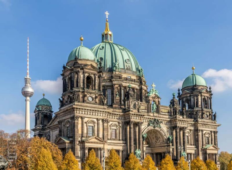 Berlin: Private Walking Tour with Hidden Gems - Discover Berlin’s Most Famous Monuments and Hidden Corners
