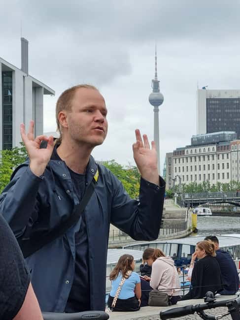 Berlin: Private Walking Tour with Kris - Local 5-STAR Guide - Discover Berlin’s History with a Private 3-Hour Tour Led by Kris