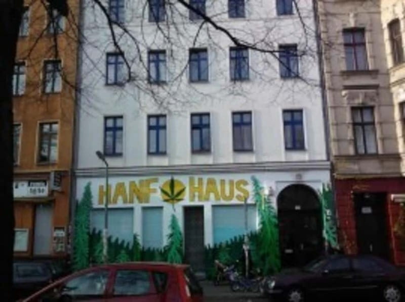 Berlin: Private Wild Kreuzberg Guided Walking Tour - Discovering Market Hall 9 and Kreuzberg’s Food Scene