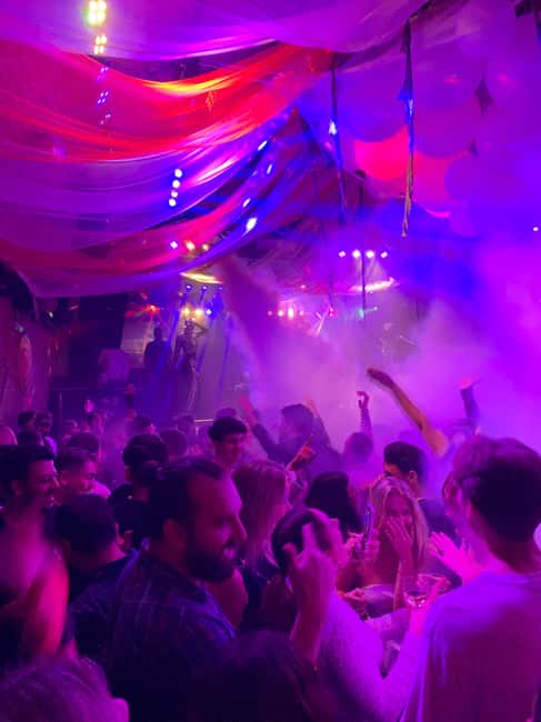 Berlin Pubcrawl: Shots, Party Games, Prices & VIP Club Entry - Taste the Range of Berlin’s Bar Vibes