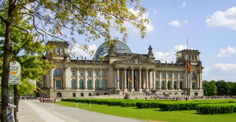 Berlin: Reichstag, Plenary Chamber, Cupola & Government Tour - Key Points