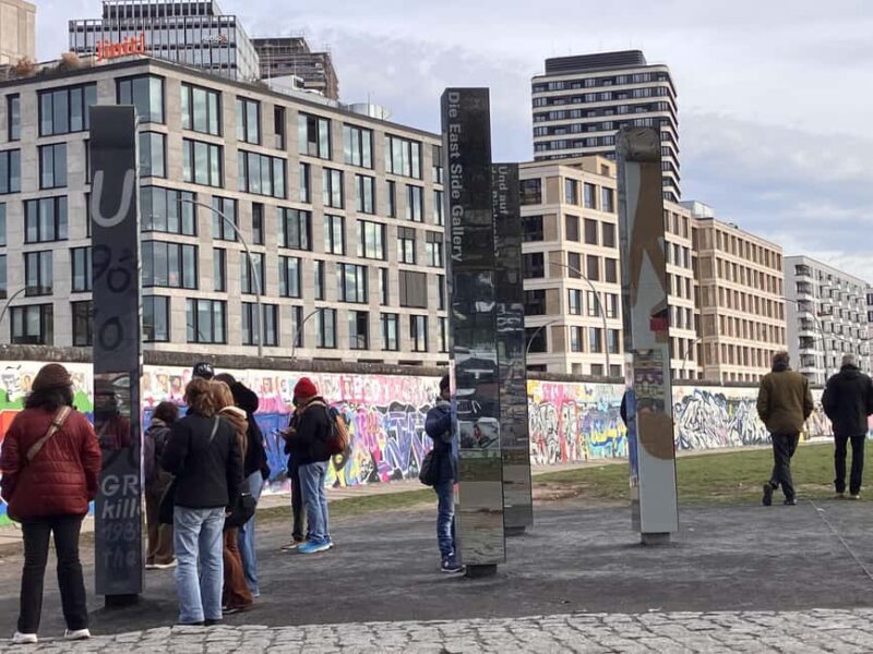 Berlin: Rickshaw tour through Friedrichshain and Kreuzberg SO 36 - The East Side Gallery: A Vibrant Open-Air Art Space