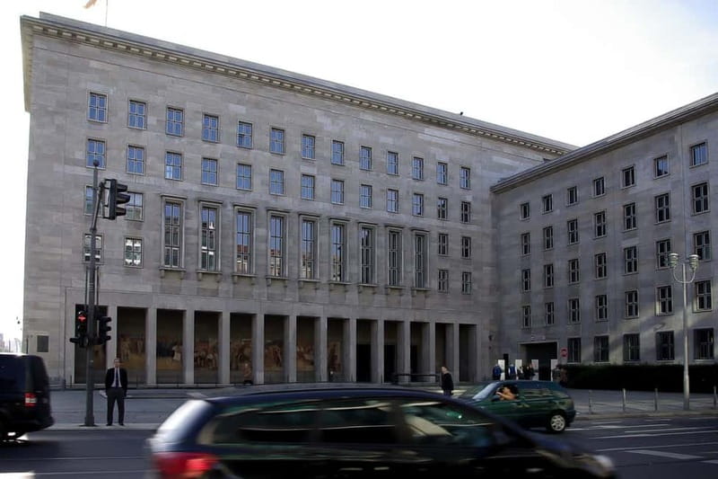 Berlin & Sachsenhausen: 5-Hour Tour "Third Reich" by VW-Bus - Explore Berlins Nazi-era Sites in a Comfortable VW-Bus