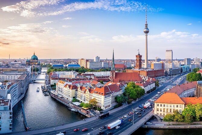 Berlin Scavenger Hunt and Highlights Self-Guided Tour - Who Should Consider This Tour