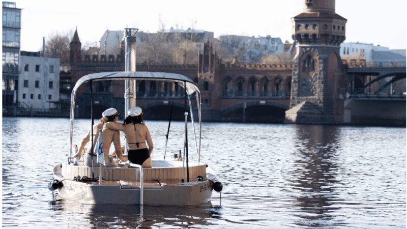 Berlin: Self-drive hot tub boat experience - Who Will Love This Hot Tub Adventure?