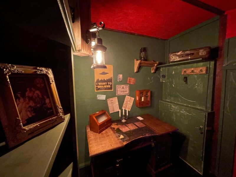 Berlin: Shadow of the Rubber Duck Escape Room Experience - Discover Berlin’s Cold War Secrets through Puzzles