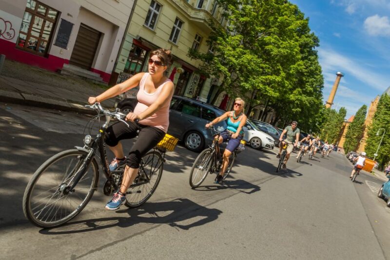 Berlin: Sights and Highlights Bike Tour with a Local Guide - Key Points
