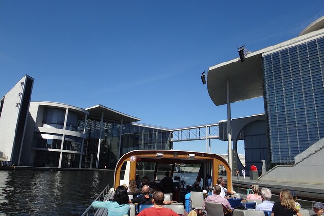 Berlin sightseeing boat tour on the Spree - The Starting Point at Anlegestelle Alte Börse