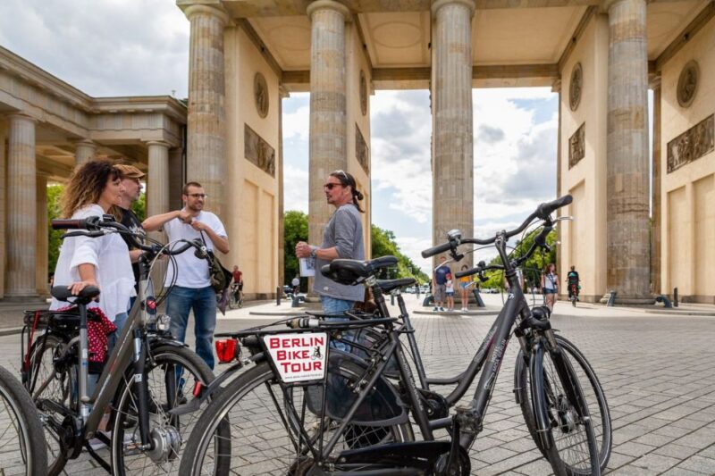 Berlin: Small Group Bike Tour Through City Center - From Alexanderplatz to the TV Tower and World Clock