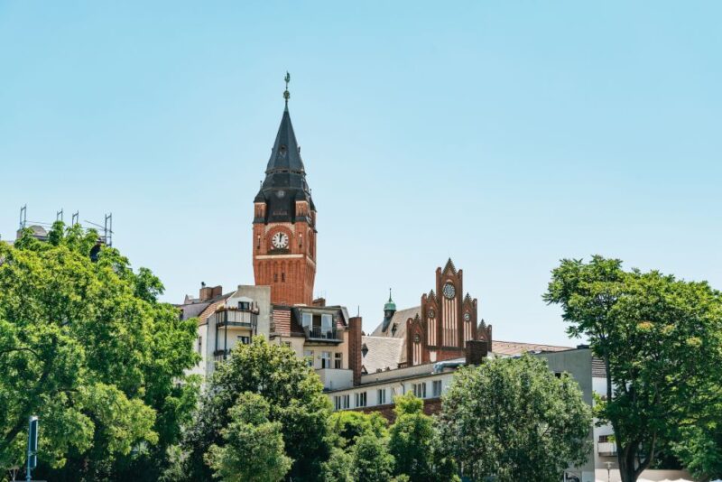 Berlin: Spree Boat Tour to Müggelsee - Onboard Facilities and Food Options