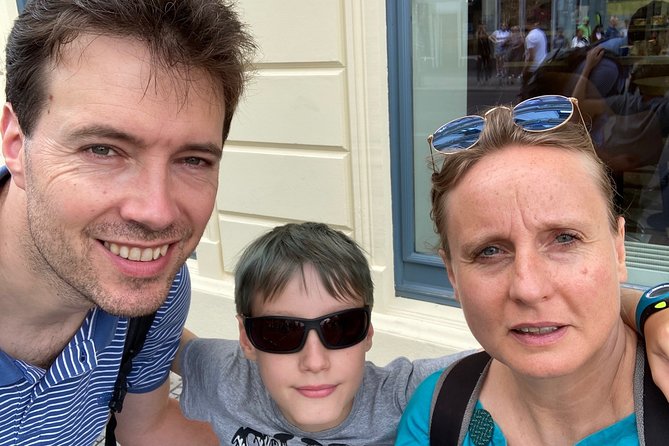 Berlin Wall: Greatest Escapes Self-Guided Walking Adventure - Discovering the Brandenburg Gate and Pariser Platz