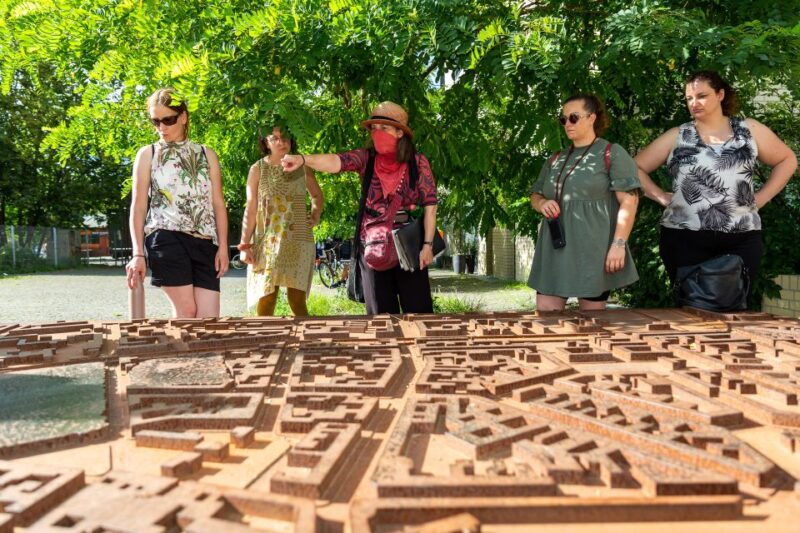Berlin Wall: Small Group Guided Tour - The Iconic Mauerpark and Its Cultural Significance