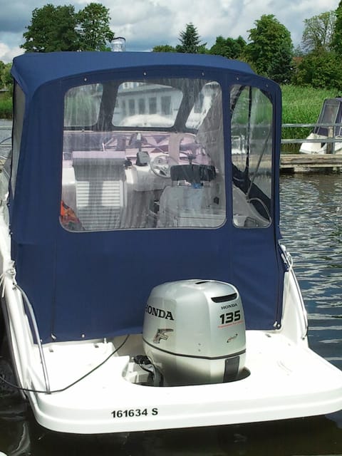 Berlin:Guided South Berlin Yacht Tour with Swim Stop (relax) - What to Expect During the 4-Hour Adventure