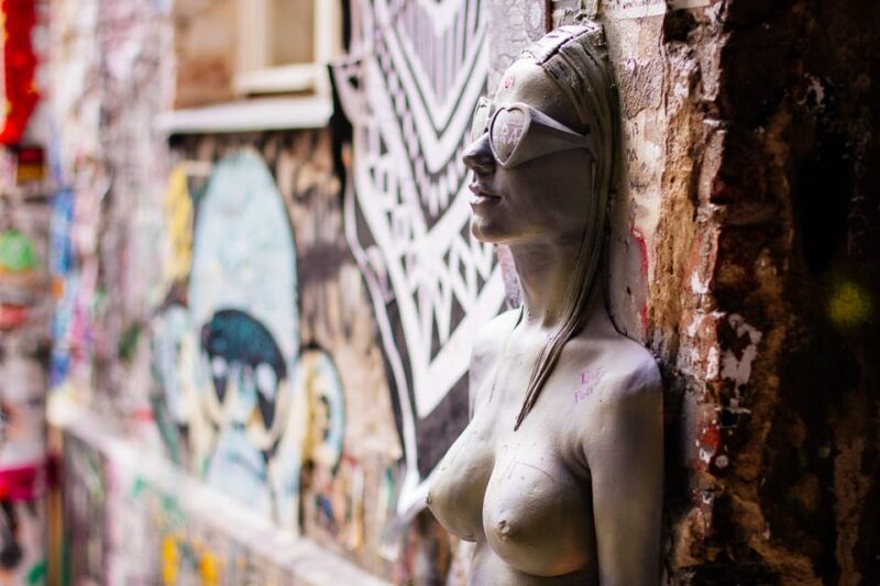 Berlin's Alternative Side: The Urban Jungle Tour - Sipping Local Beer at Urban Spree