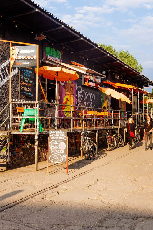 Berlin's Alternative Side: The Urban Jungle Tour - Relaxing at Boxhagener Platz