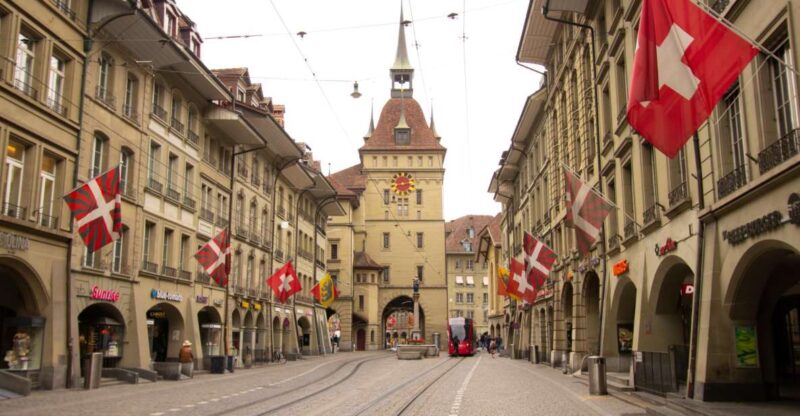 Bern: Capture the most Photogenic Spots with a Local - Logistics and Booking Flexibility