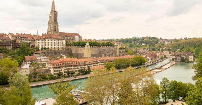 Bern: Private Exclusive History Tour with a Local - Personalised Tour Experience for Small Groups