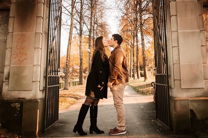 Bern Private Photoshoot with Optional Picnic by the River - Discover the Charm of Bern with a Private Photoshoot and River Picnic