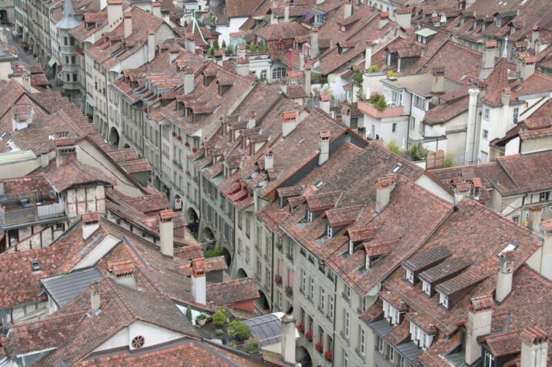 Bern: Private Walking Tour with a Local Guide - Visiting Iconic Landmarks: Bern Minster and Parliament Square