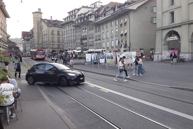 Bern Walking WarpSpeed Tour with Local Expert Guide - Logistics and Practical Tips for Participants