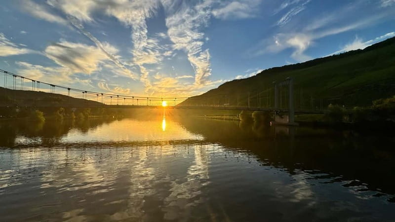 Bernkastel: 1-hour panoramic boat tour Lieser, Mülheim and back - Food and Drinks Available on the Boat