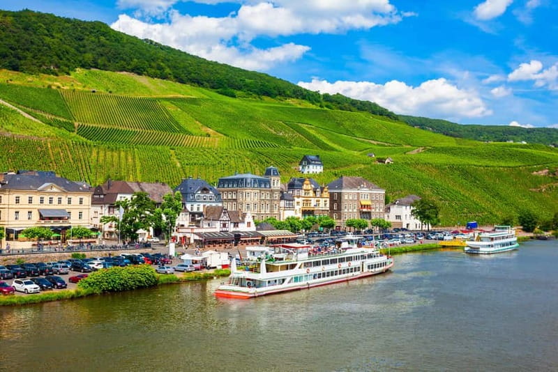 Bernkastel-Kues, Moselle: Bicycle picnic boat tour with wine tasting - The Scenic Route from Bernkastel to Traben along the Moselle