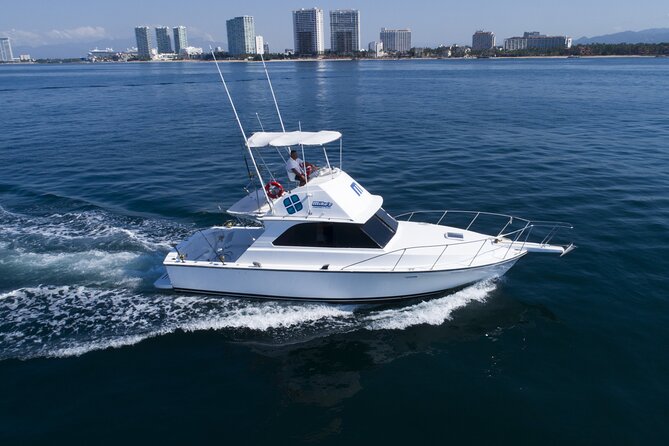 Bertram 38' Convertible Boat in Puerto & Nuevo Vallarta - What Makes This Private Boat Tour Stand Out?