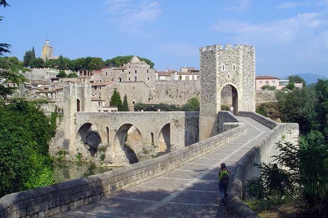Besalu & 3 Medieval Towns Small Group Tour with Hotel Pick-Up - Santa Pau: A Medieval Village in the Heart of Volcano Country