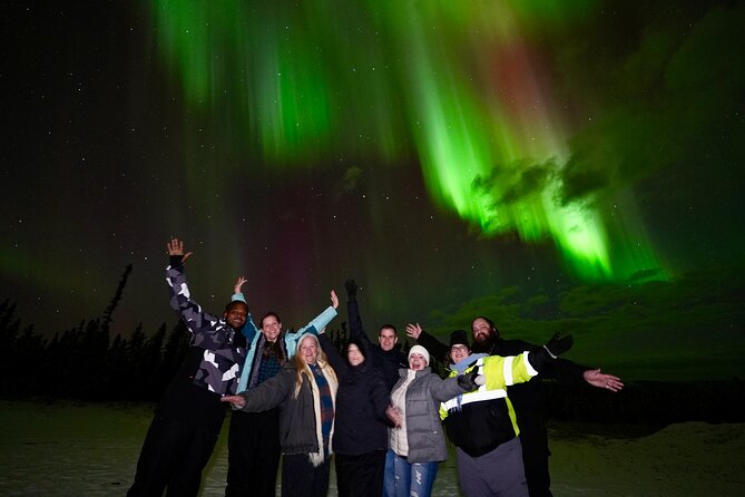 Best Alaskan Cabin Aurora Viewing with Photography @Aurora Camp - Entertainment and Comfort During Aurora Waiting