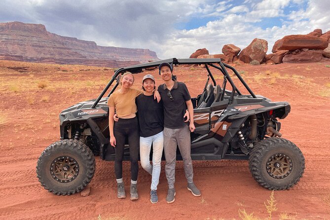 BEST! Catacomb *CAVES* U-Drive 4X4 UTV Tour in Moab +Petroglyphs! - Exploring the Caves: What to Expect