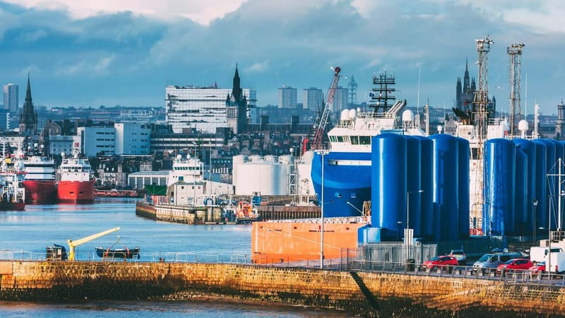 Best of Aberdeen: Private Walking Tour with a Local - Marvel at Marischal College’s Granite Grandeur