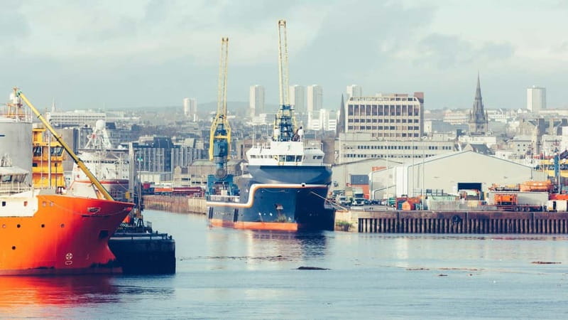 Best of Aberdeen: Private Walking Tour with a Local - Stroll Along Aberdeen Beach’s Sandy Shores