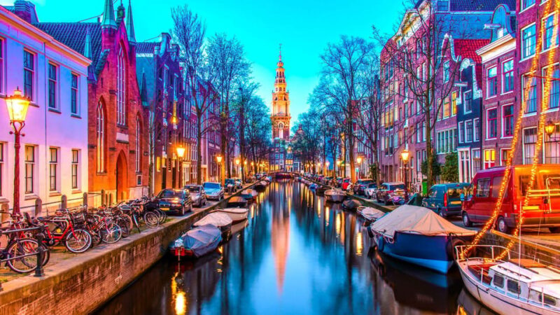 Best of Amsterdam: Private Walking Tour with a Local - Suitable for Many Types of Visitors